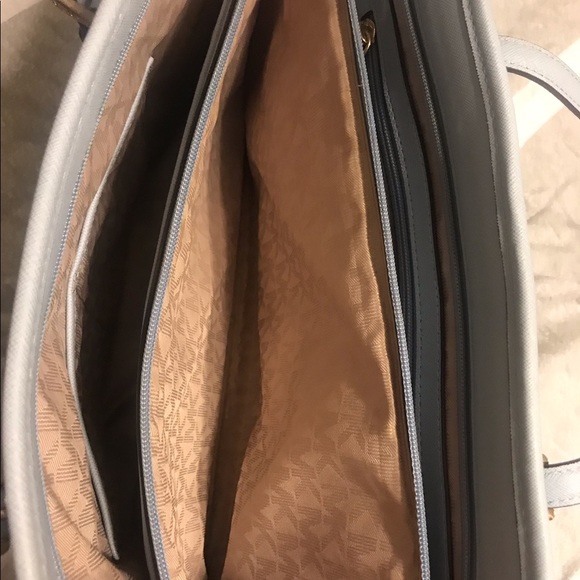 Pastel blue Michael Kors tote - Picture 5 of 6